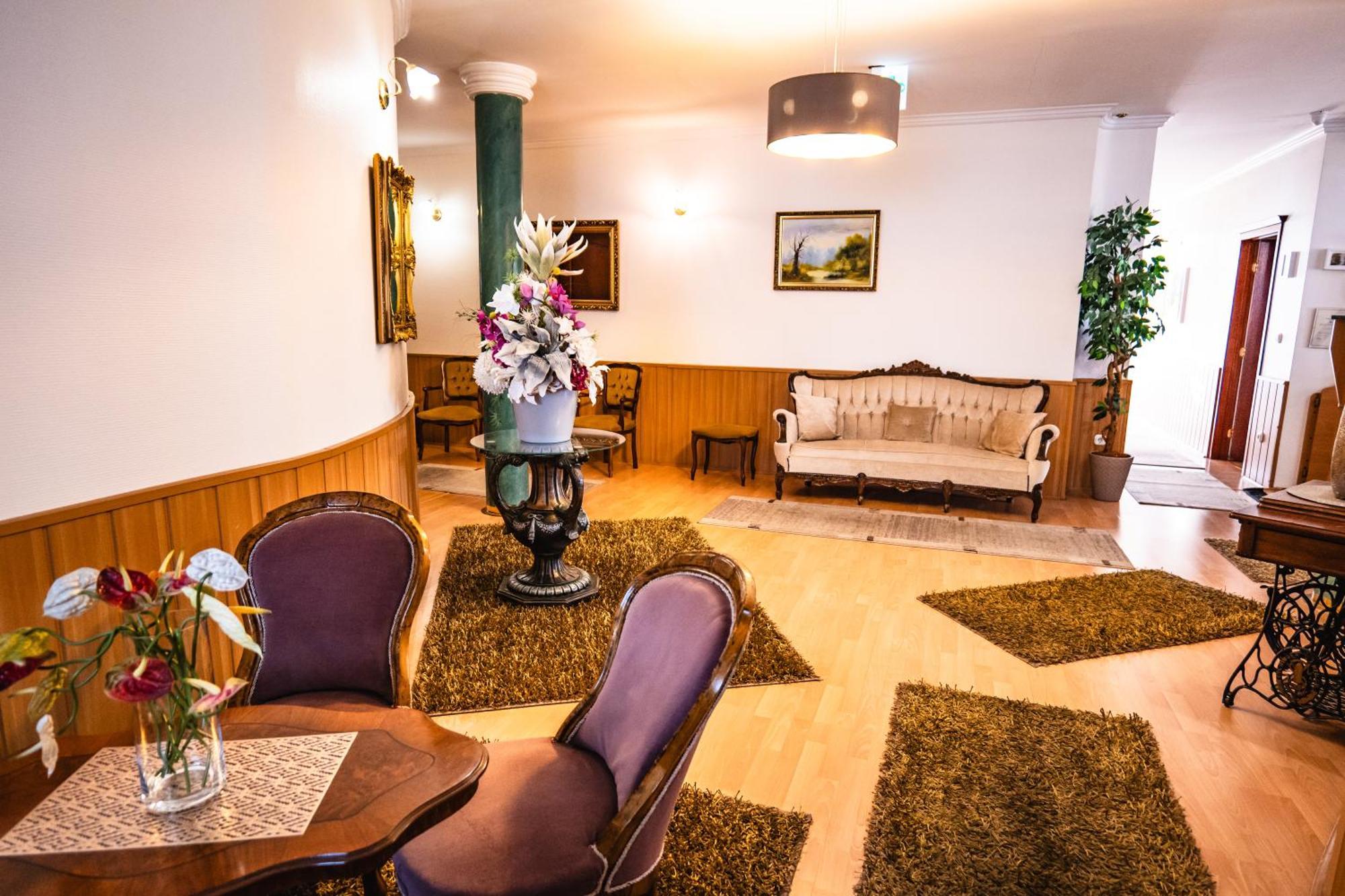 Hotel Bolero เยอร์ ภายนอก รูปภาพ
