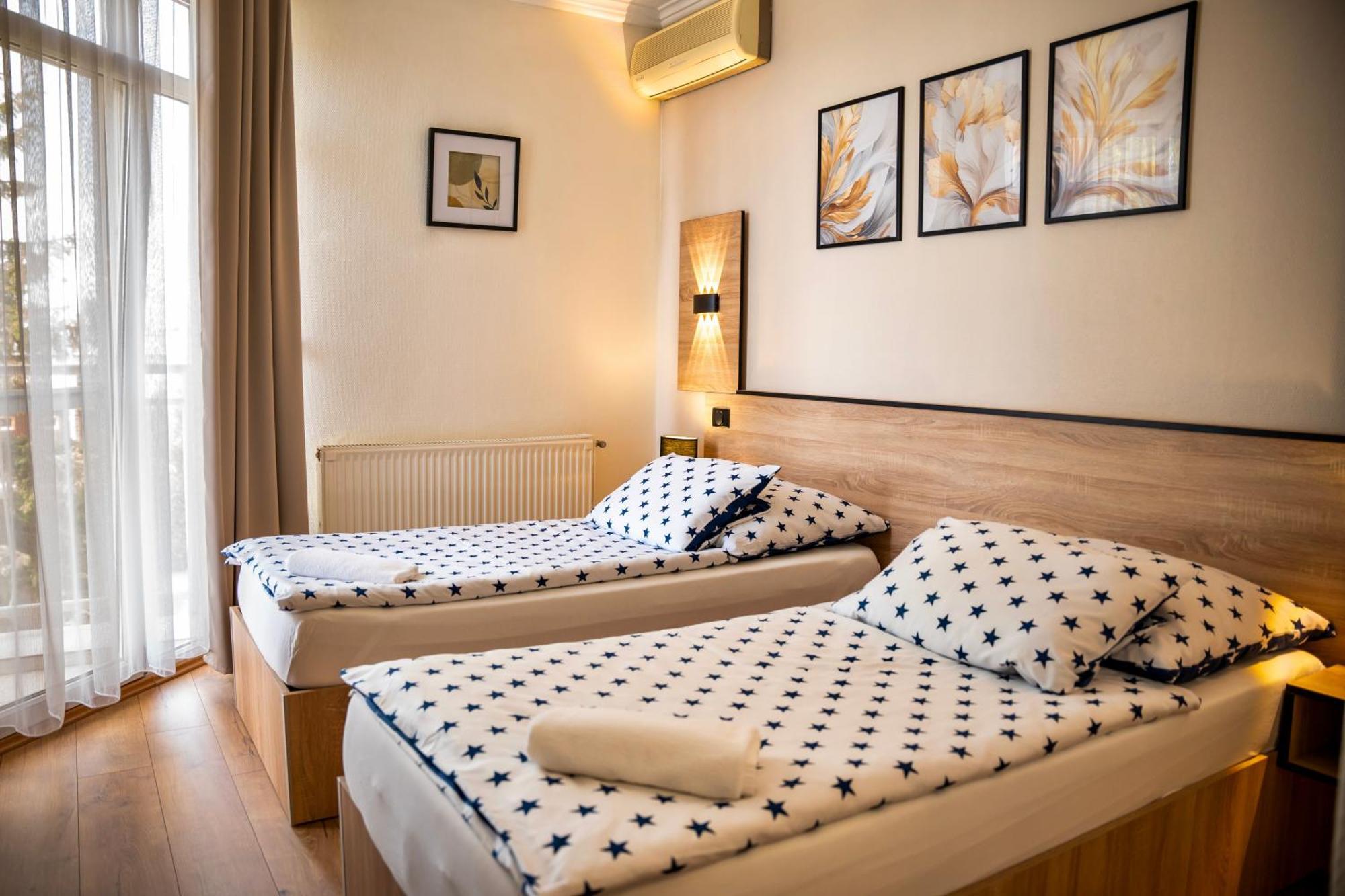 Hotel Bolero เยอร์ ภายนอก รูปภาพ