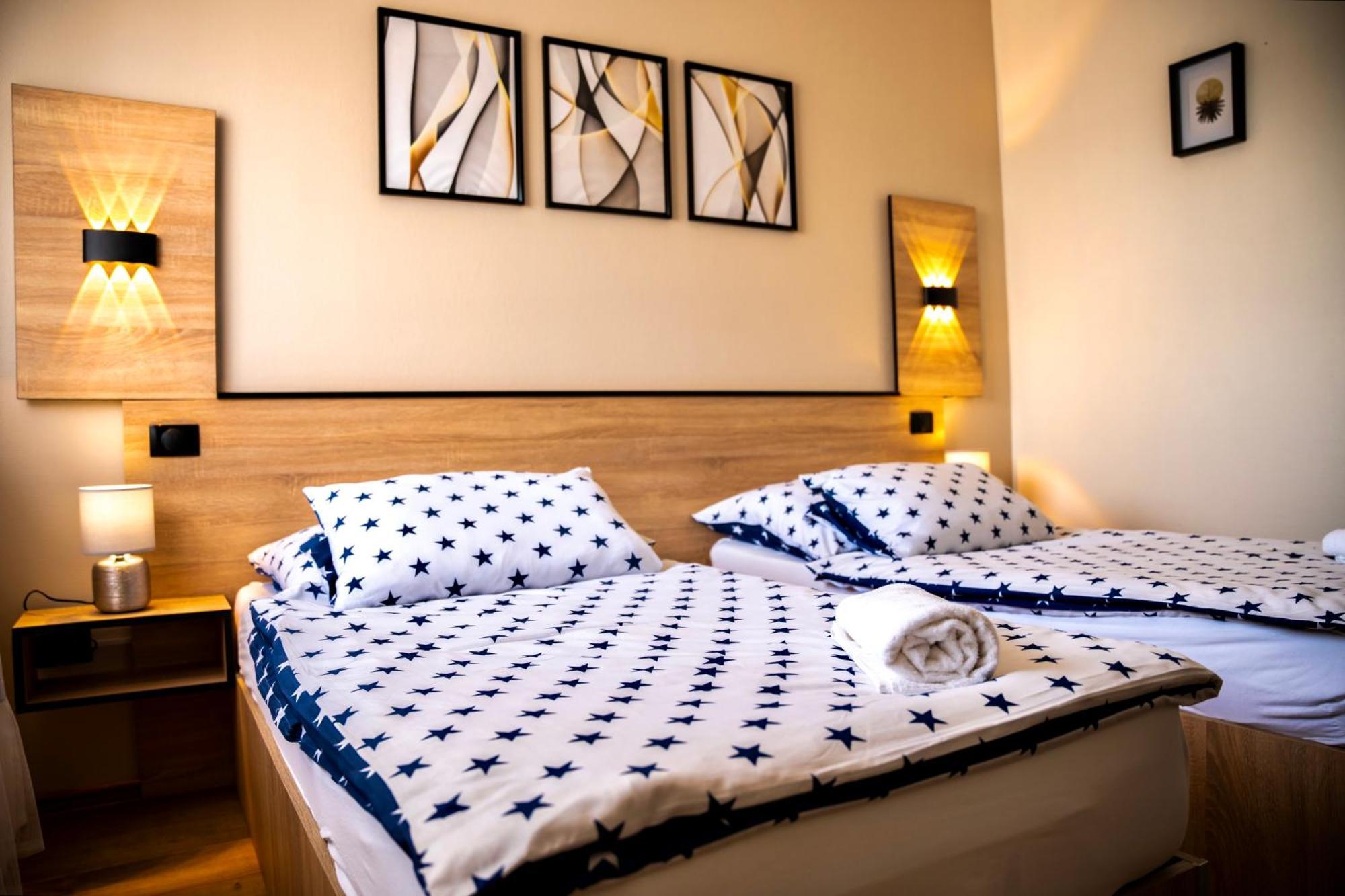 Hotel Bolero เยอร์ ภายนอก รูปภาพ
