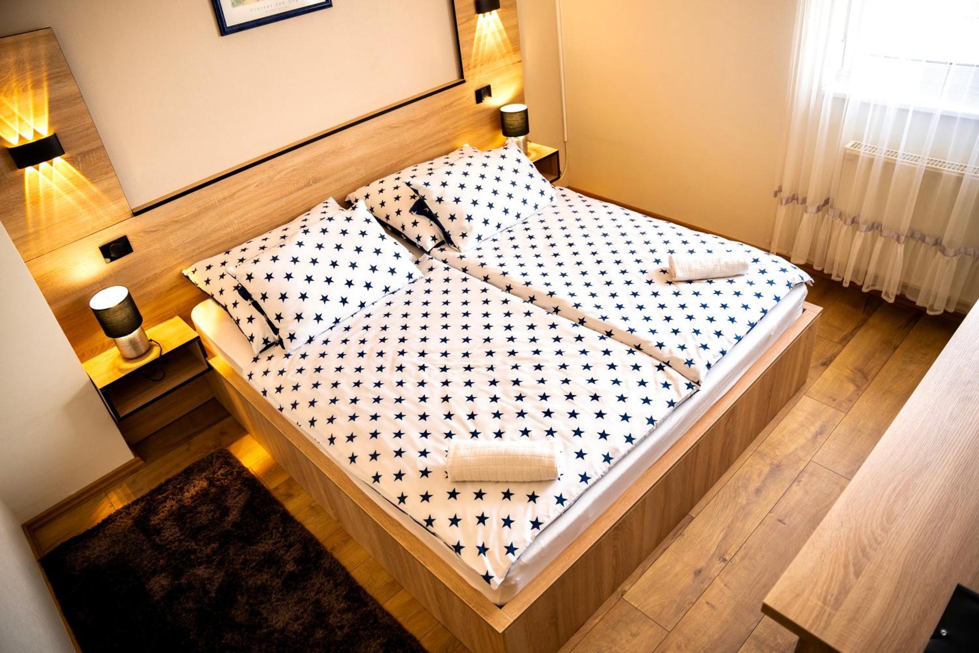 Hotel Bolero เยอร์ ภายนอก รูปภาพ